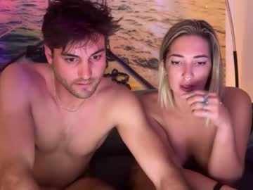 couple Live Naked Cam Girls with ashtonbutcher