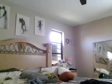 couple Live Naked Cam Girls with skinnynikki
