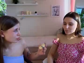 couple Live Naked Cam Girls with chicken_mcfuckets