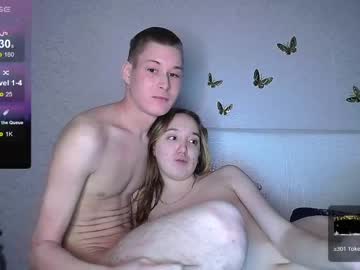 couple Live Naked Cam Girls with game_b0y